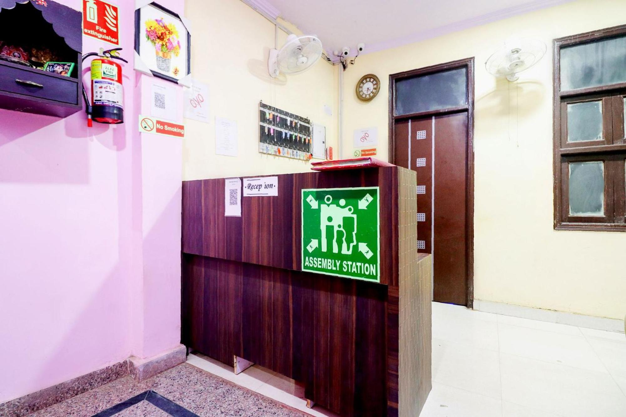 OYO 41586 Hotel Sunrise Inn Indirapuram Exterior foto
