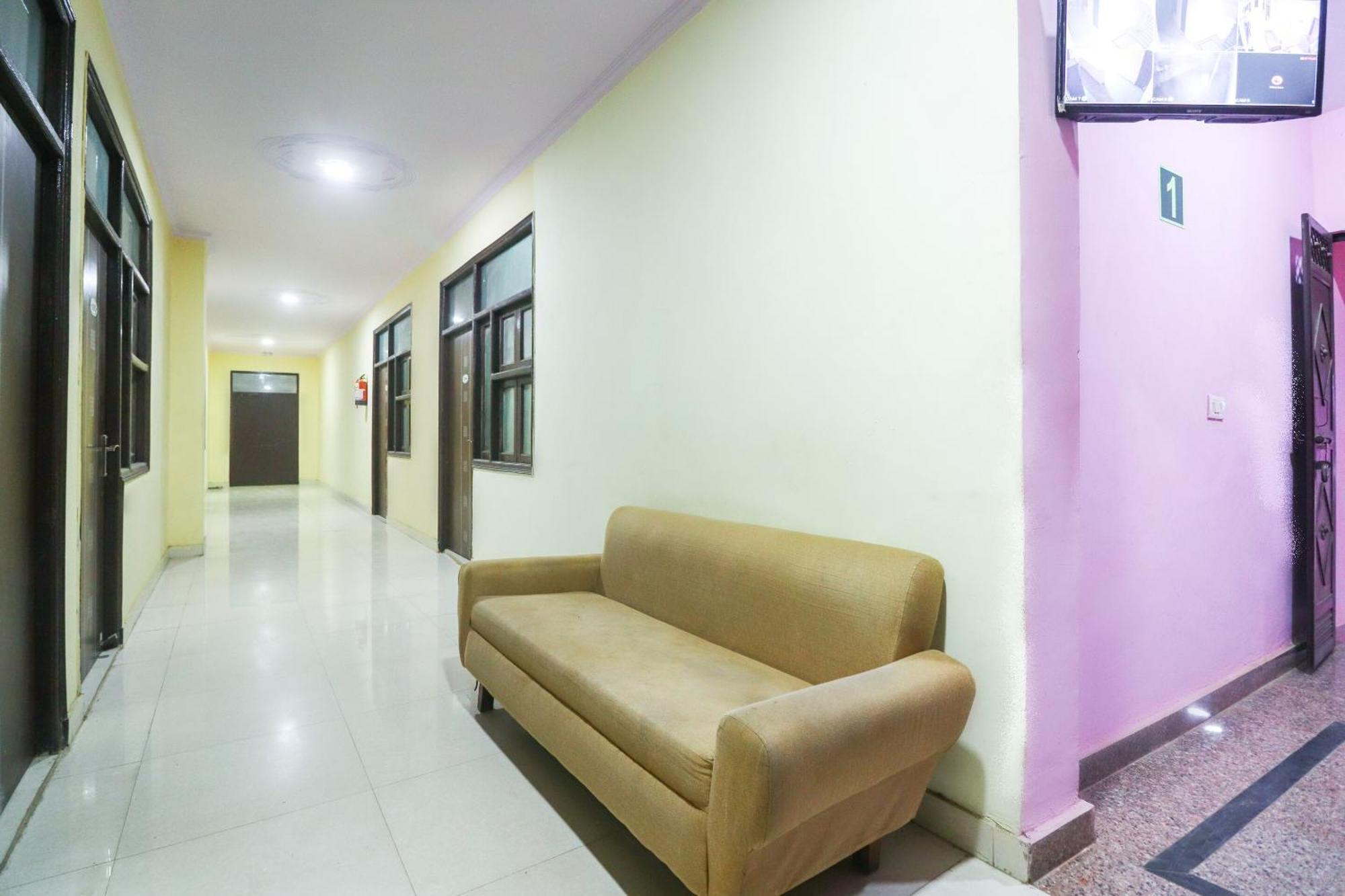OYO 41586 Hotel Sunrise Inn Indirapuram Exterior foto