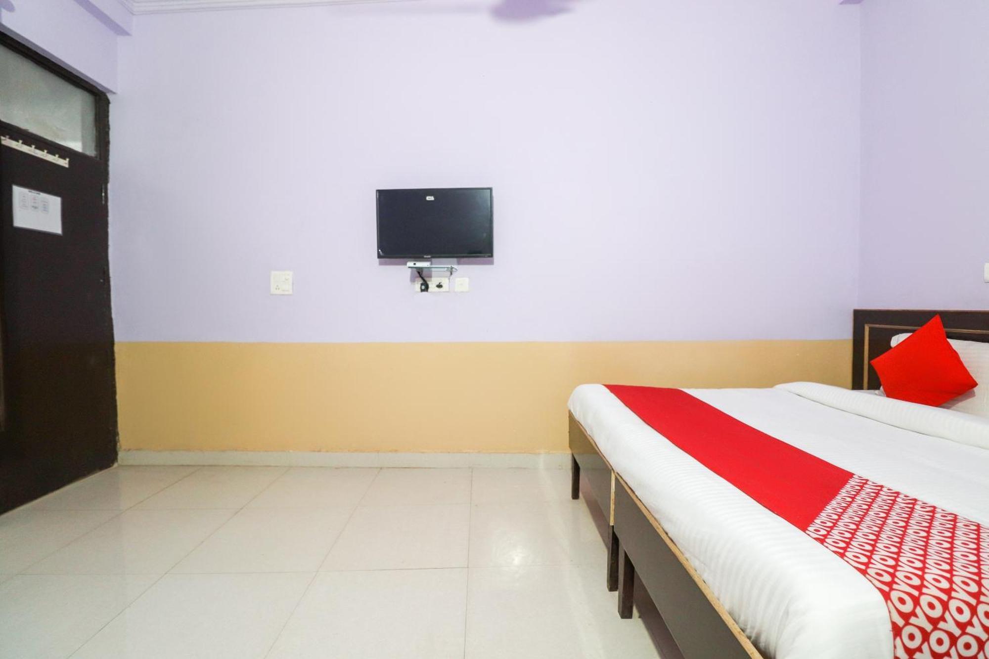 OYO 41586 Hotel Sunrise Inn Indirapuram Exterior foto
